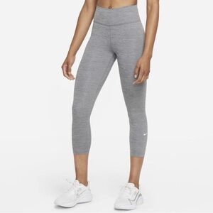 Nike Heather Gray Cropped Leggings